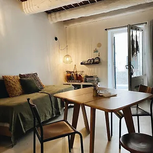 https://vieil-antibes-march-provencal-et-plage-de-sable.fr-provencehotel.com