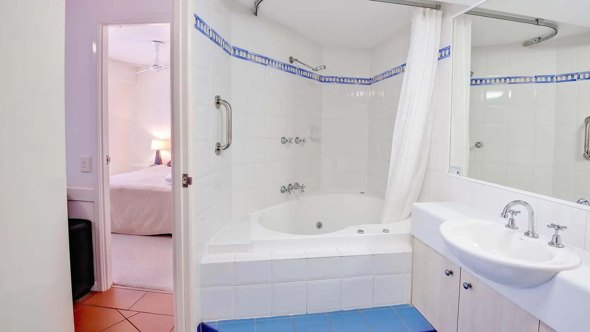 Nautilus Resort מולולאבה